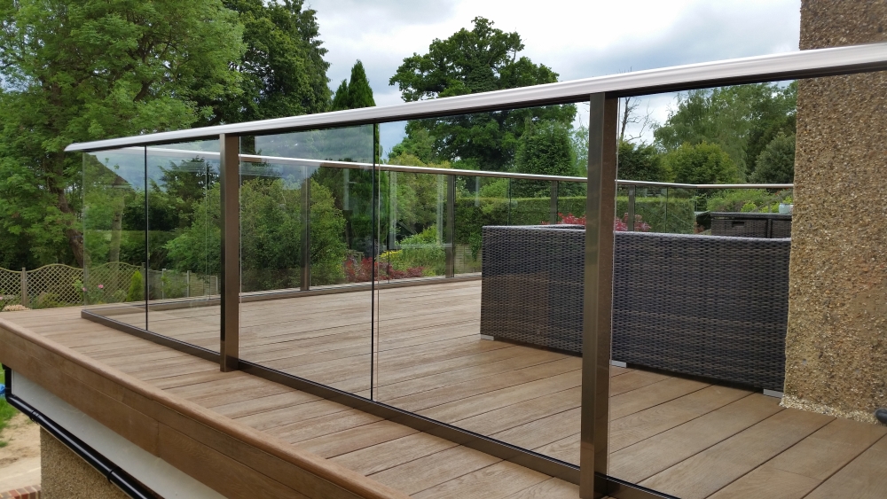 glass balustrade in Reifate