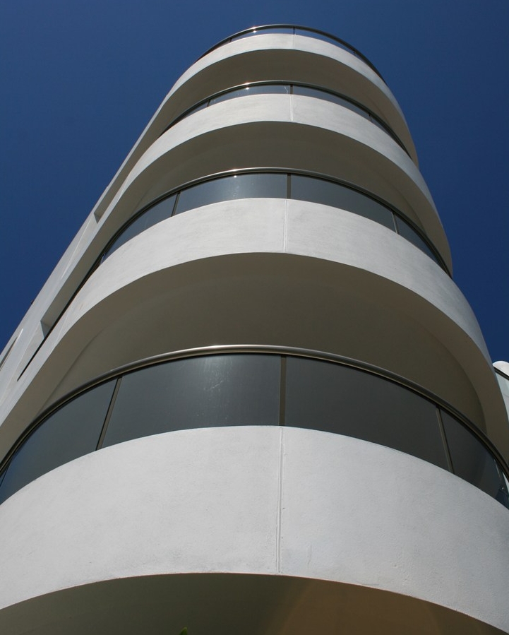 curved facades in buildings