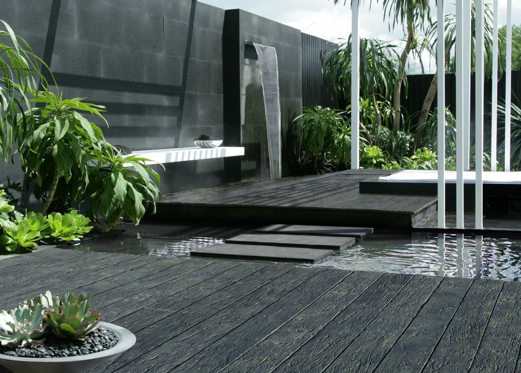 composite-decking-carbonised