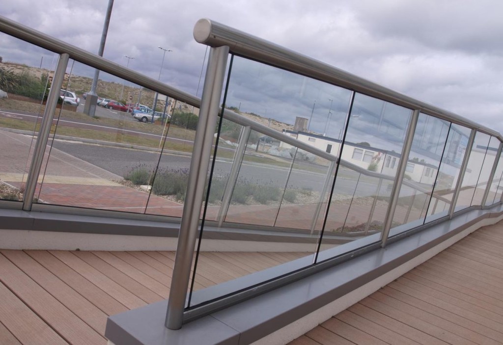 Long Balustrade with Clear Glass